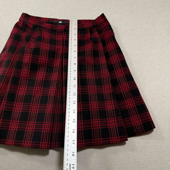 H&M‎ Punk Edge Grunge Red Black Plaid Pleated Academia Skirt Size 2 - Picture 3 of 8
